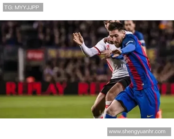 足球球星惨遭撞击面部变形瞬间 令人震惊的伤情引发广泛关注